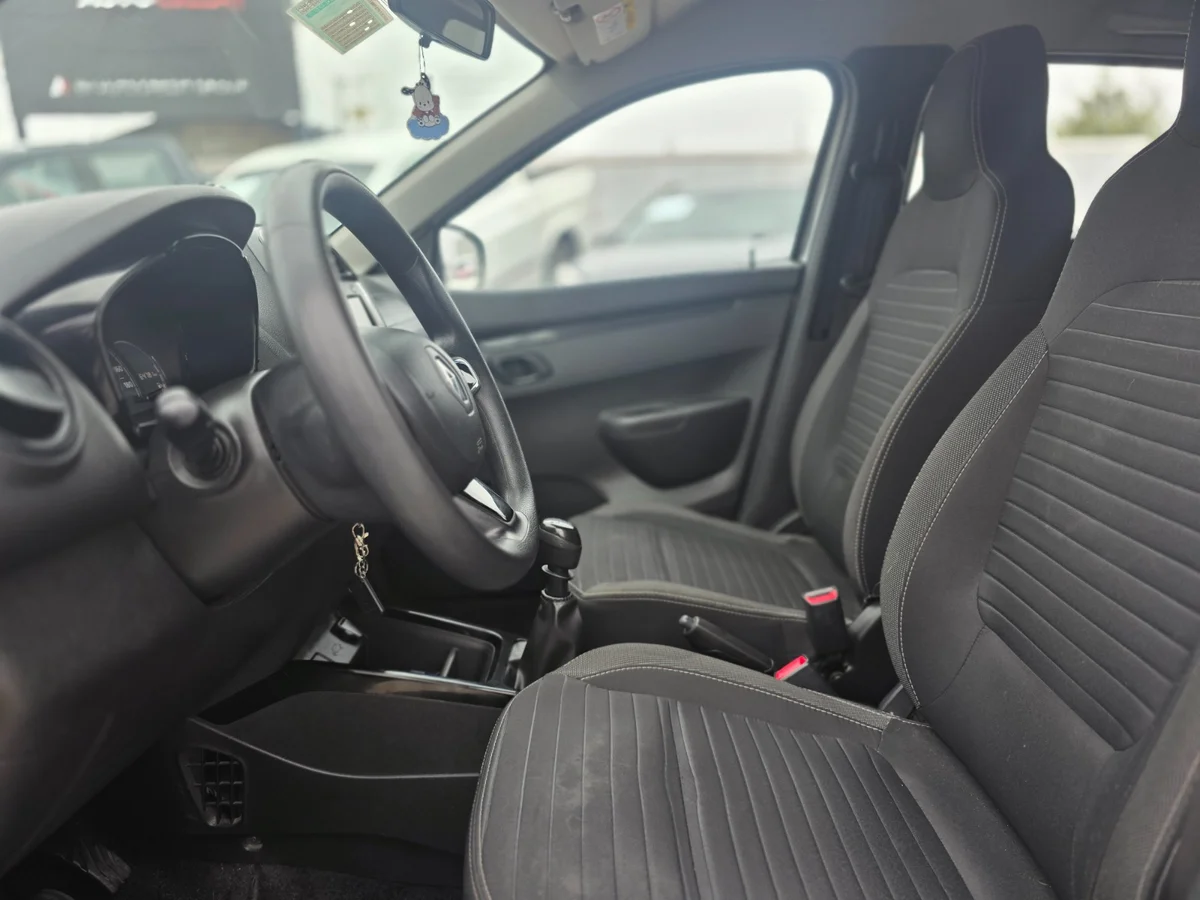 Renault Kwid — foto 6 de 10