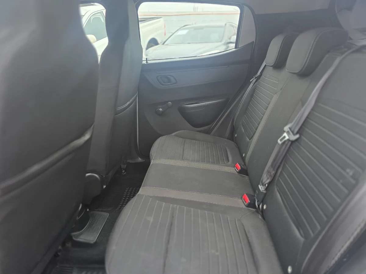 Renault Kwid — foto 7 de 10