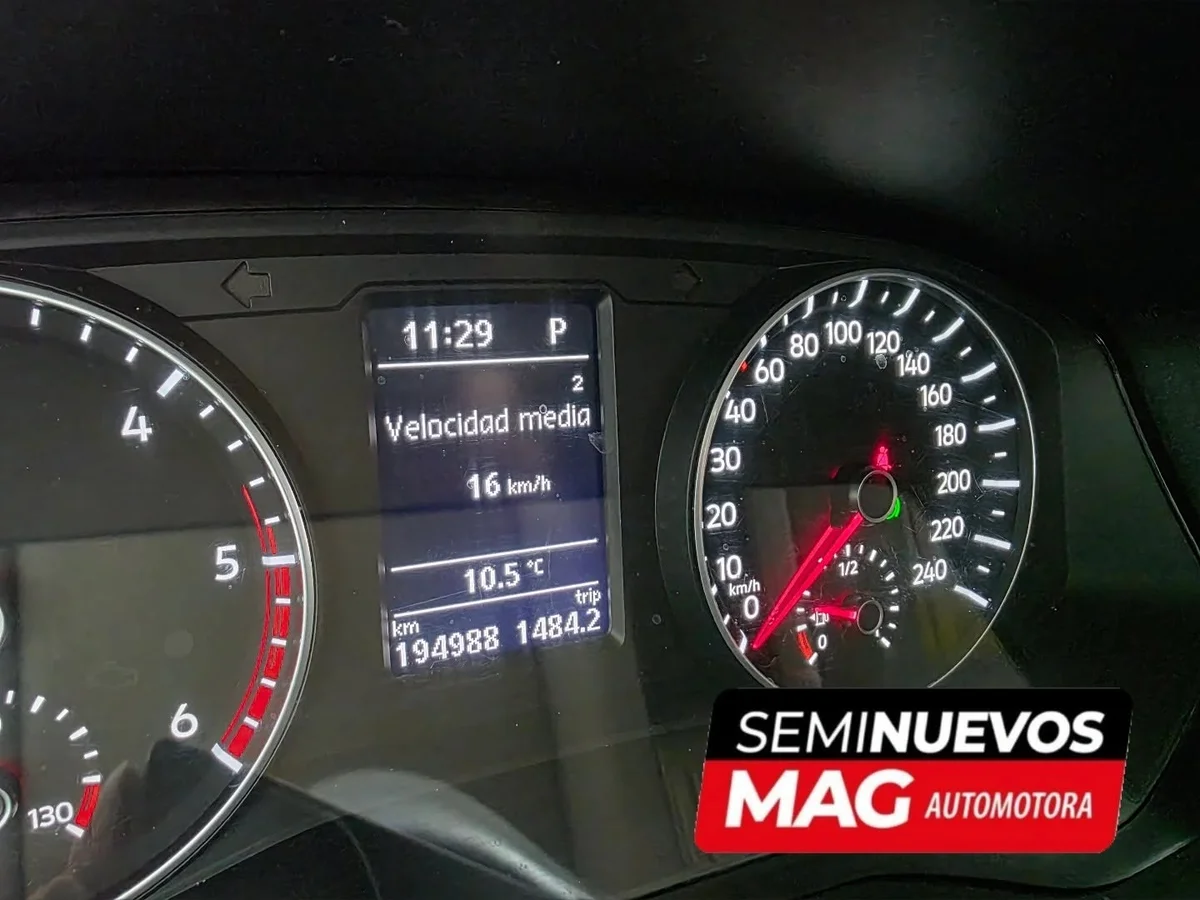 VOLKSWAGEN AMAROK HIGHLINE 2.0 TDI 4X4 AT 2017 - Miniatura 10