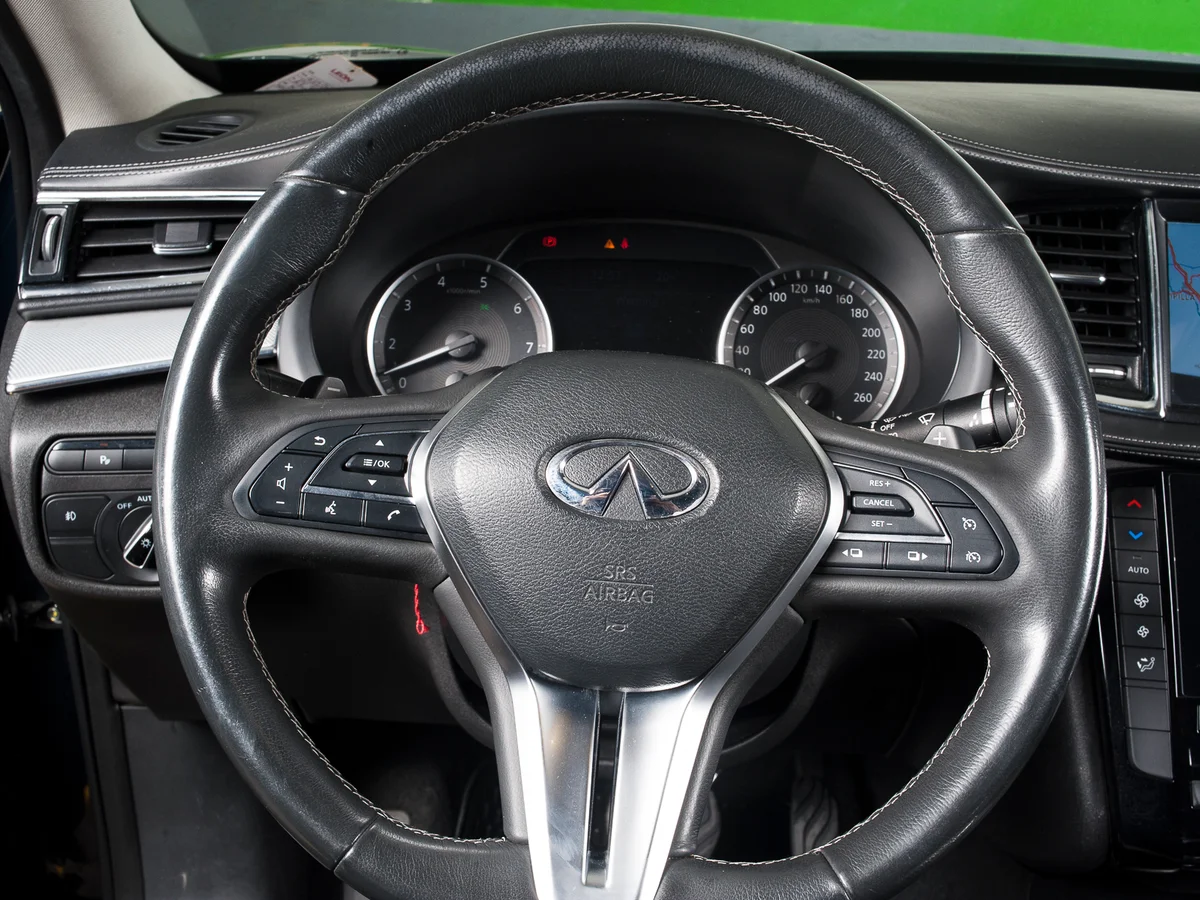 Infiniti Qx50 — foto 21 de 24