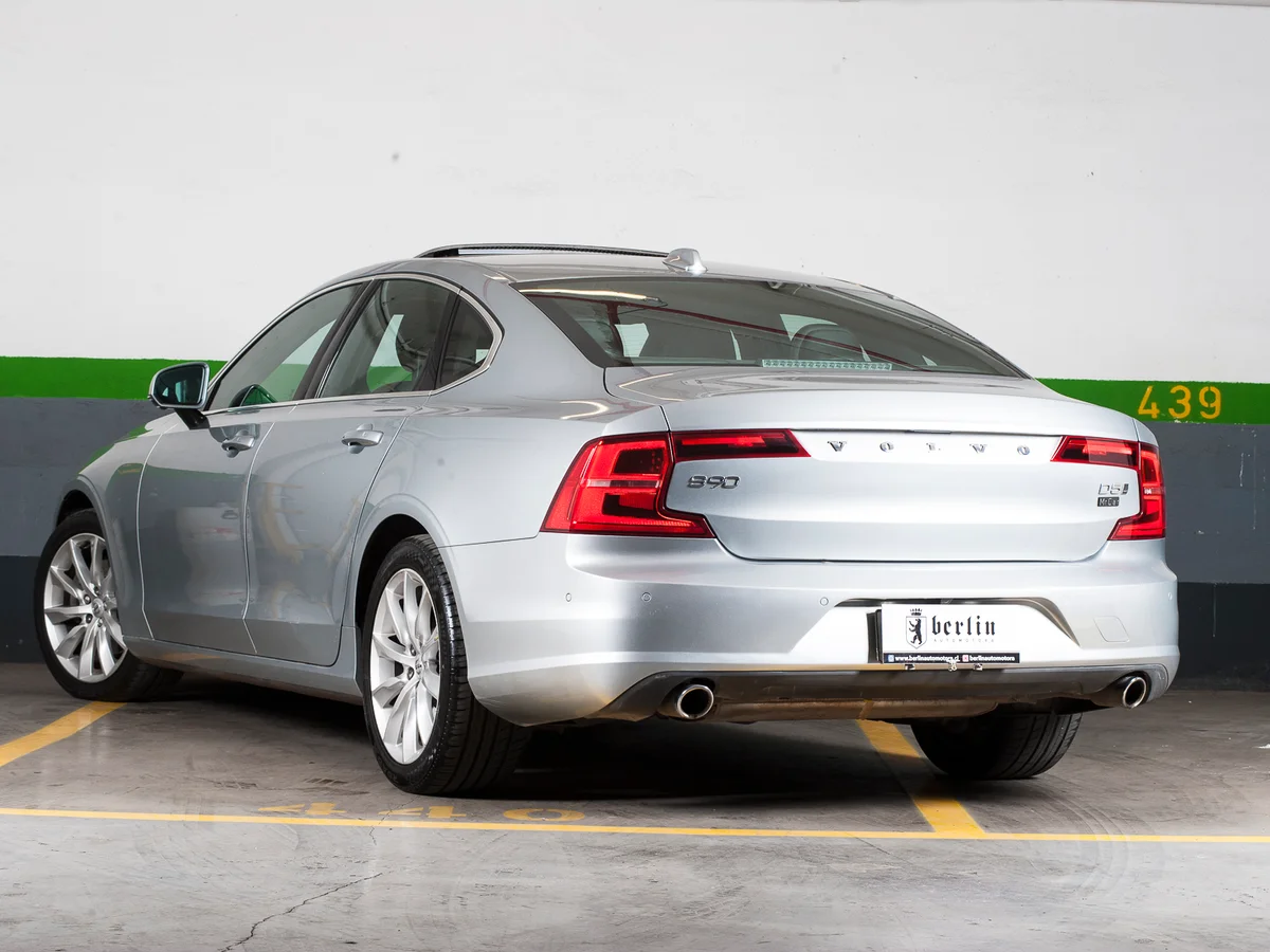 Volvo S90 — foto 8 de 22