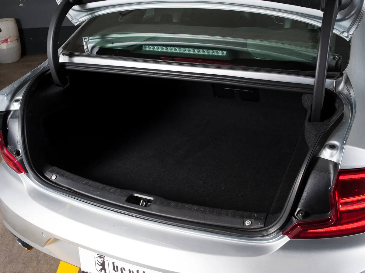 Volvo S90 — foto 11 de 22