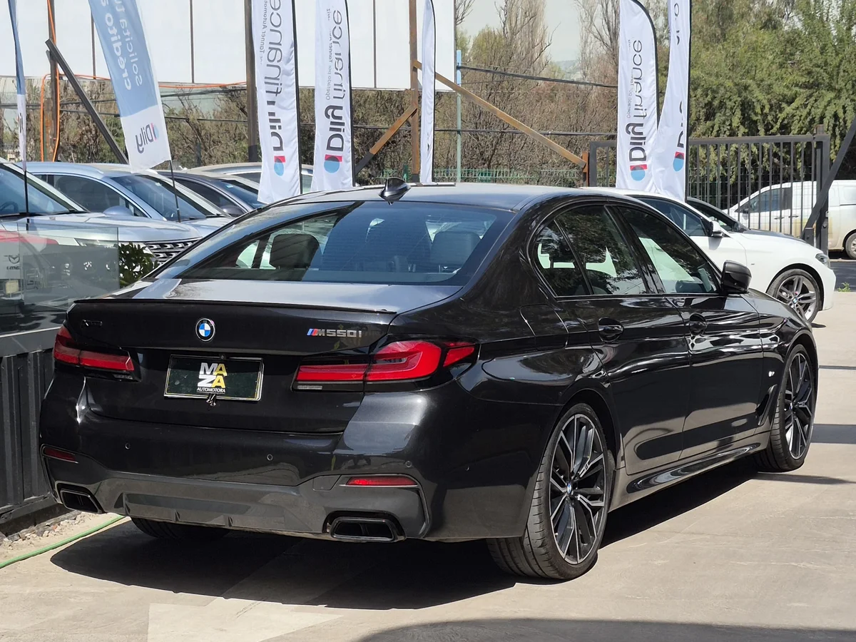 BMW 550 — foto 4 de 14