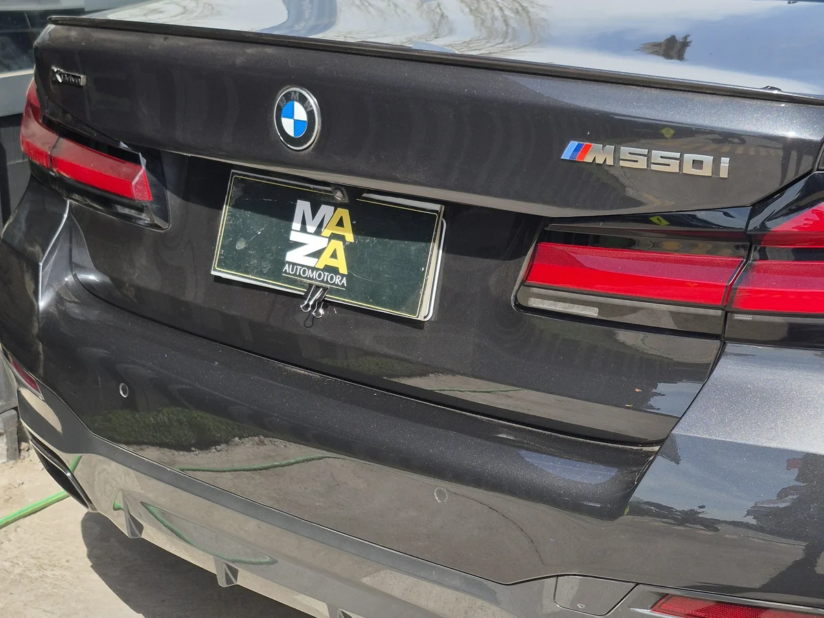 BMW 550 — foto 6 de 14