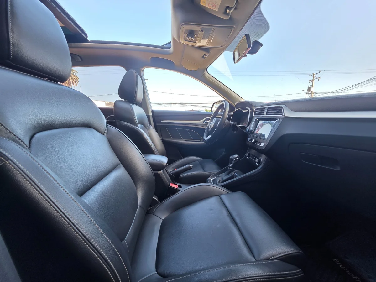 MG Zs — foto 4 de 11