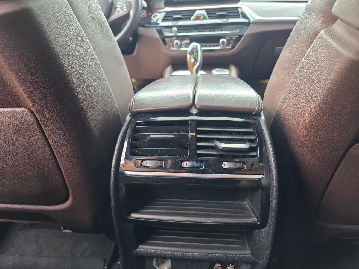 BMW 530 — foto 12 de 15