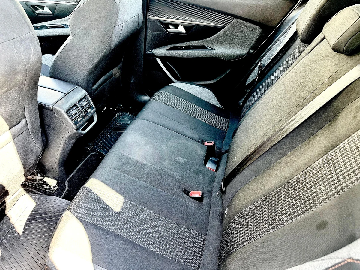 Peugeot 3008 Active Pack 1.5 Bluehdi 130 — foto 5 de 16