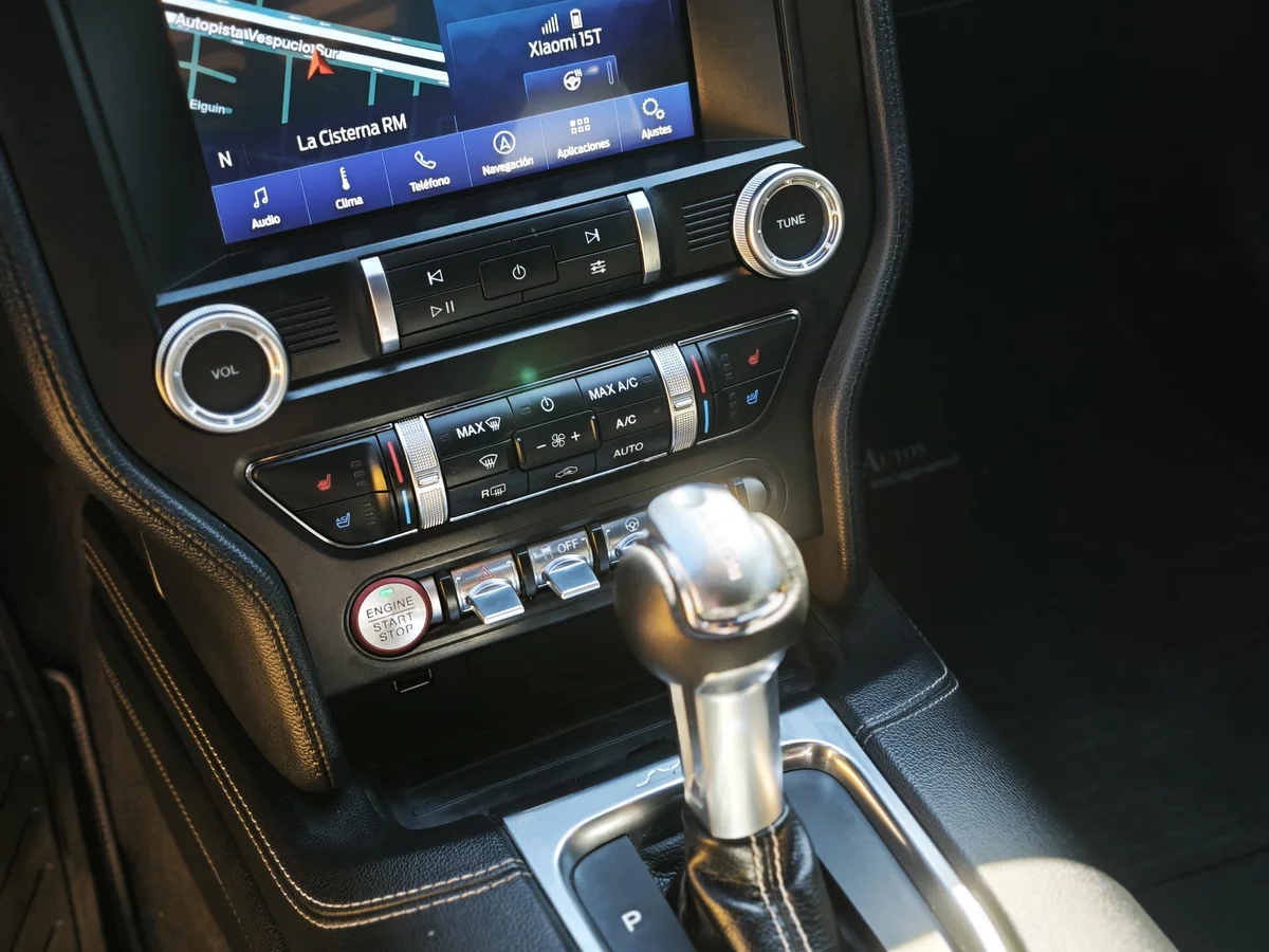 Ford Mustang Gt — foto 11 de 13