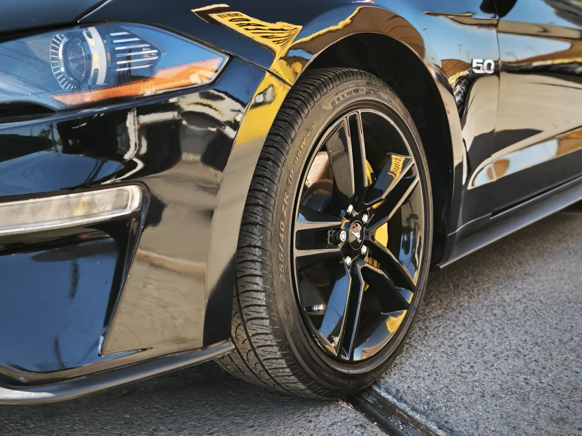 Ford Mustang Gt — foto 12 de 13