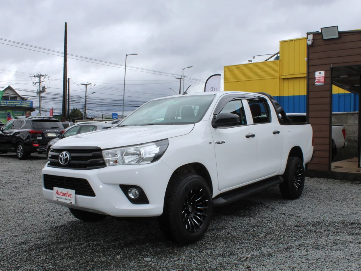 Toyota Hilux — foto 2 de 12