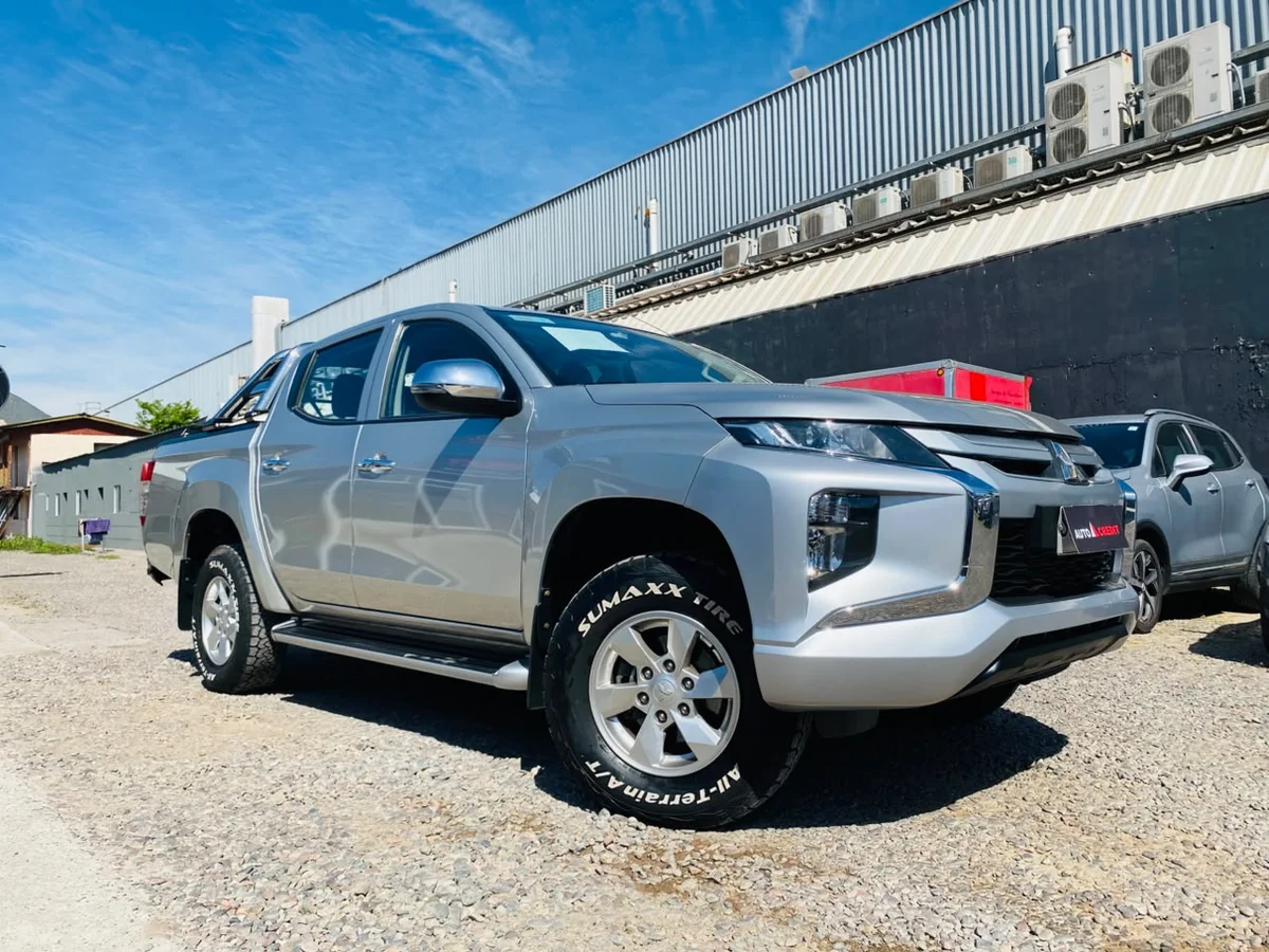 Mitsubishi L200 Katana Crt — foto 2 de 11
