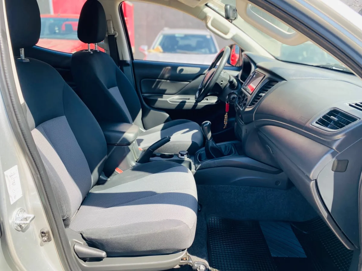 Mitsubishi L200 Katana Crt — foto 5 de 11