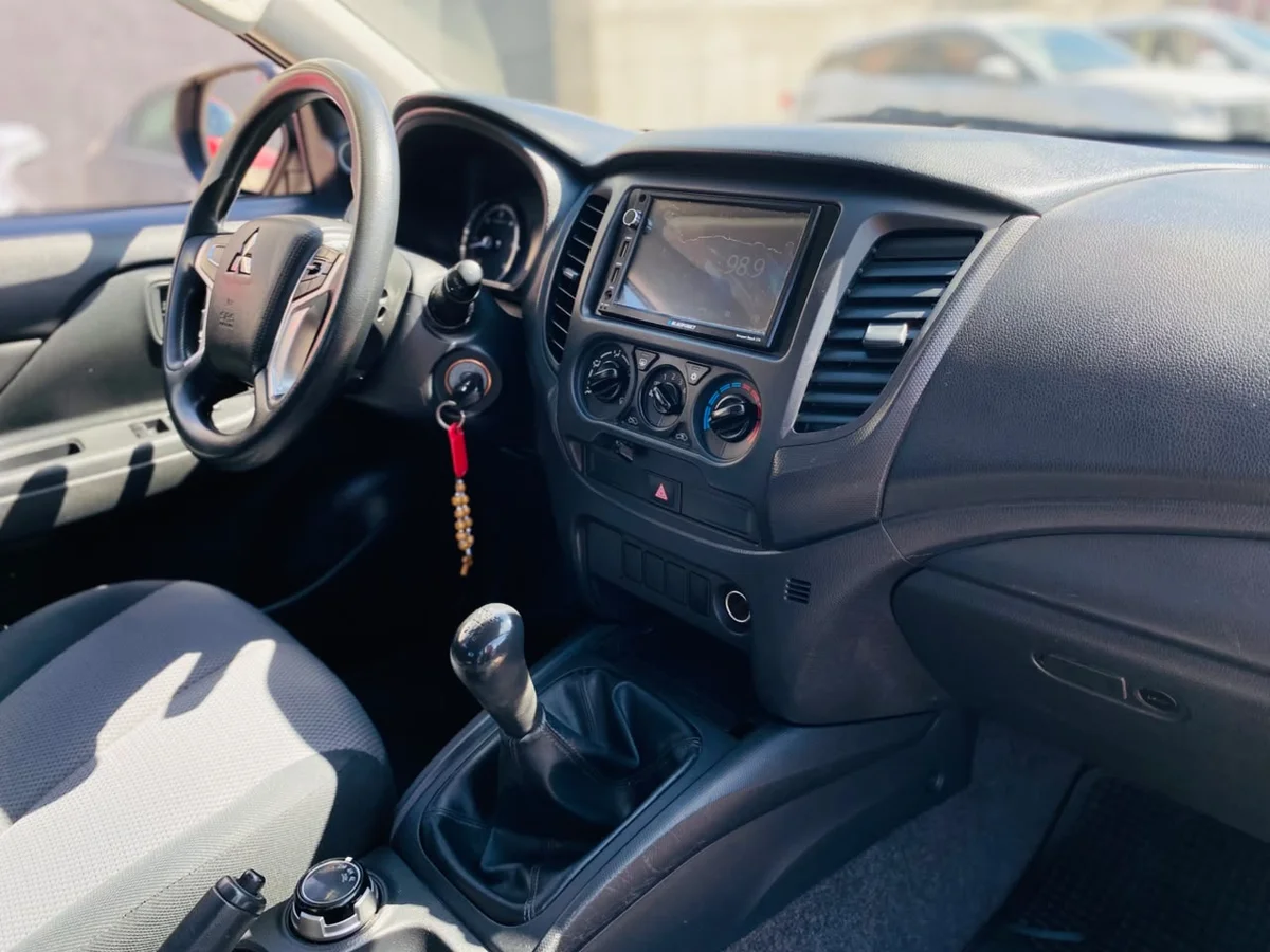 Mitsubishi L200 Katana Crt — foto 7 de 11