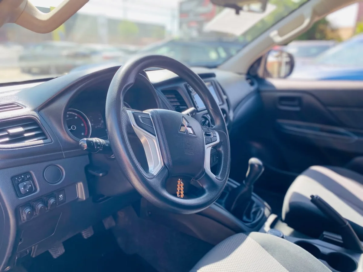 Mitsubishi L200 Katana Crt — foto 9 de 11
