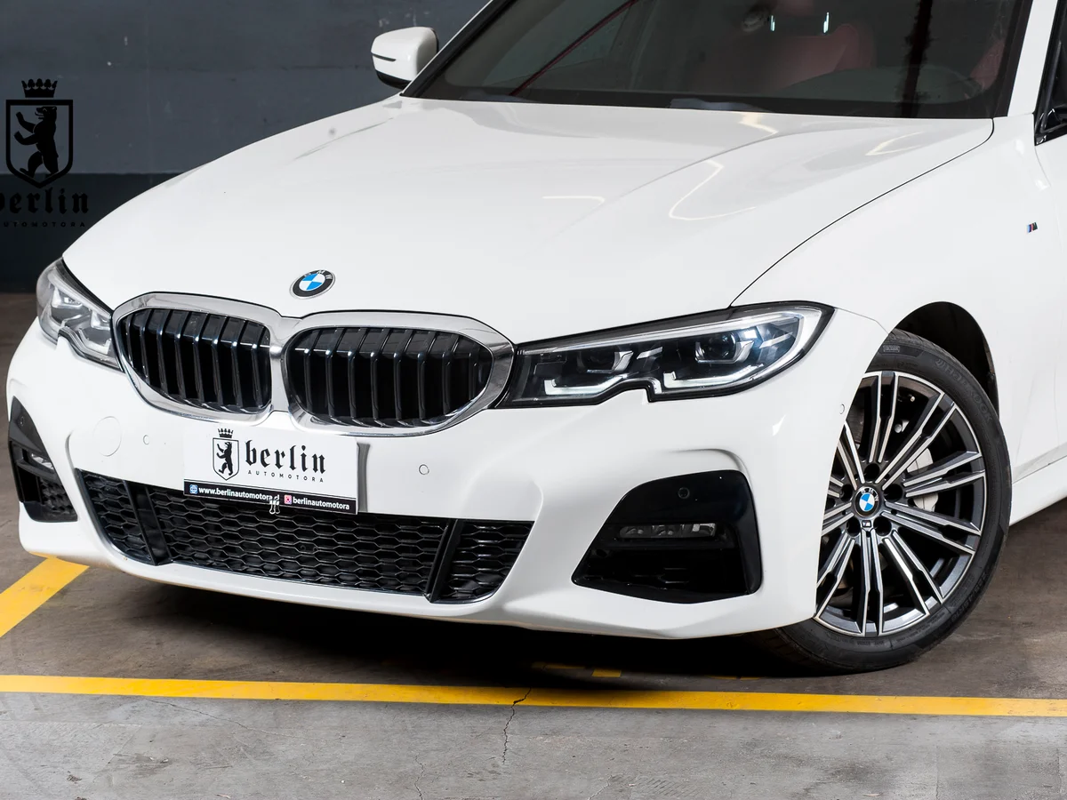 BMW 330 — foto 4 de 25