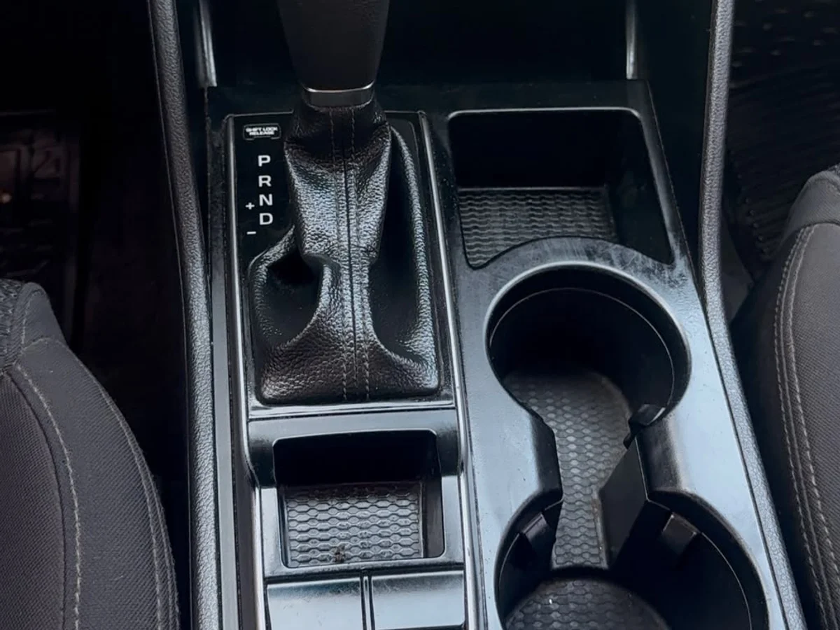 HYUNDAI TUCSON 2.0 DIESEL AT 2018 - Miniatura 9