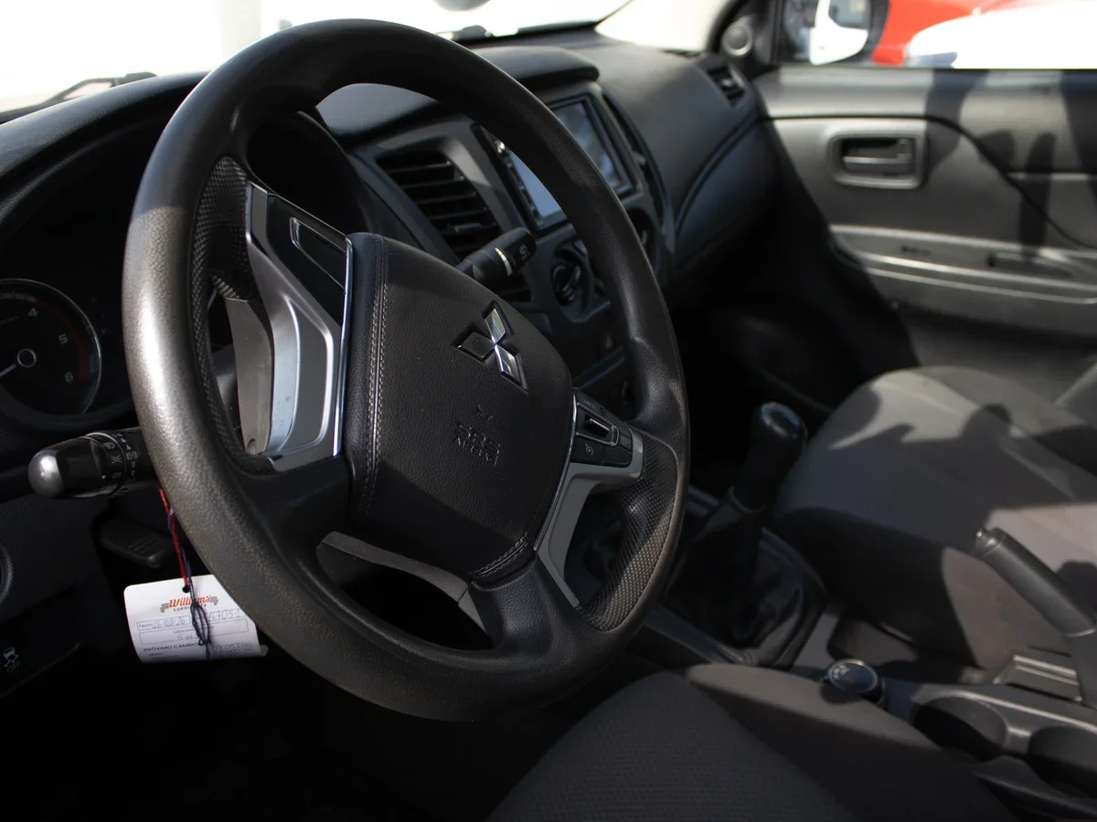 MITSUBISHI L200 KATANA CR 2023 miniatura 5