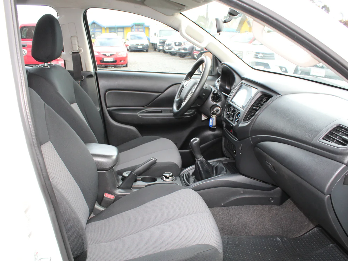 Mitsubishi L200 Katana Crt — foto 6 de 13