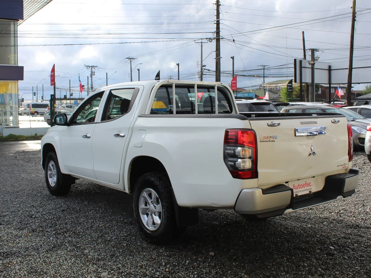 Mitsubishi L200 Katana Crt — foto 11 de 13