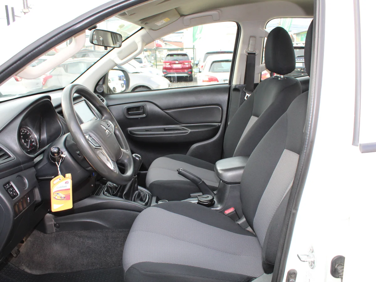 Mitsubishi L200 Katana Crt — foto 12 de 13
