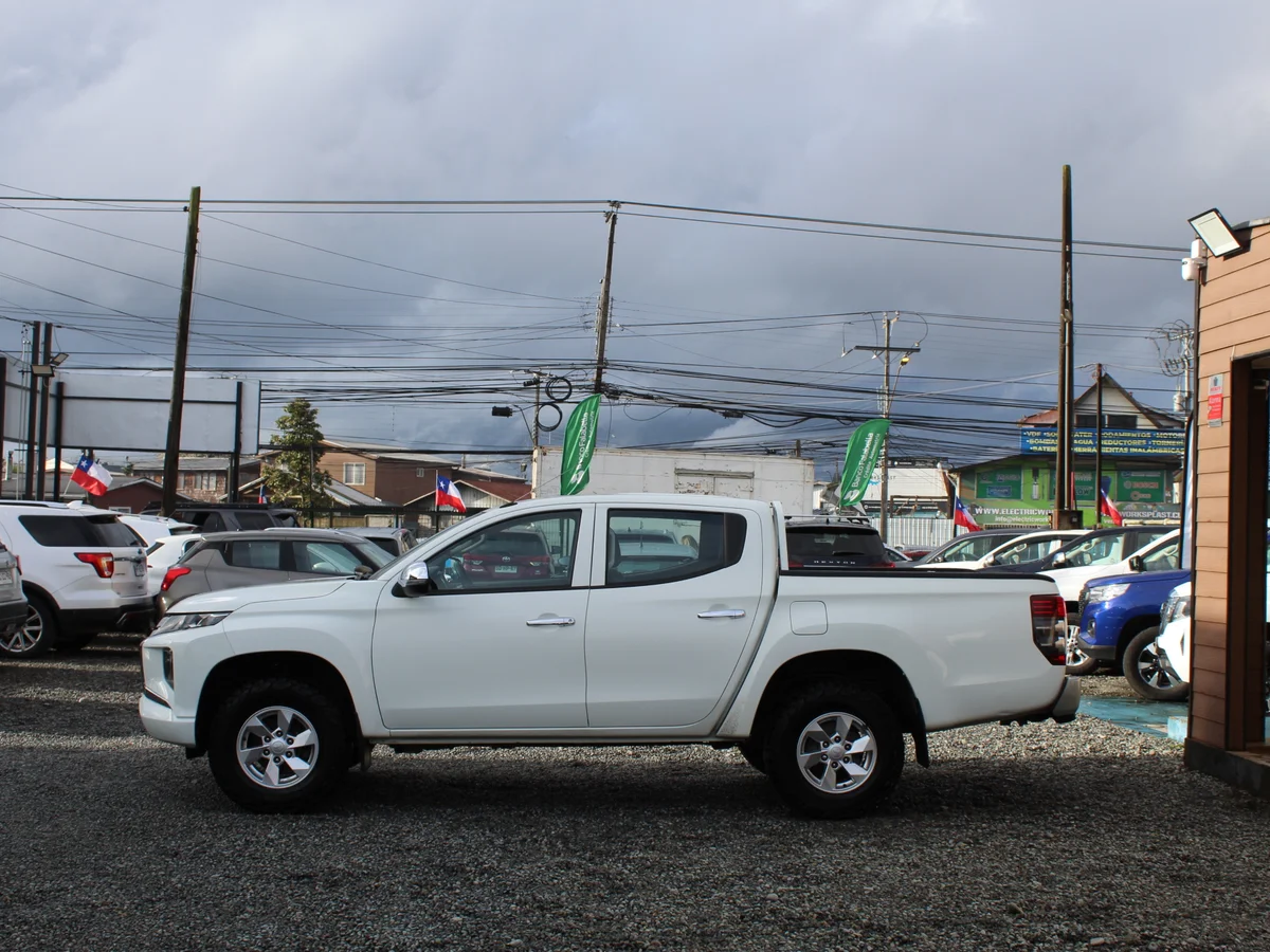 Mitsubishi L200 Katana Crt — foto 13 de 13