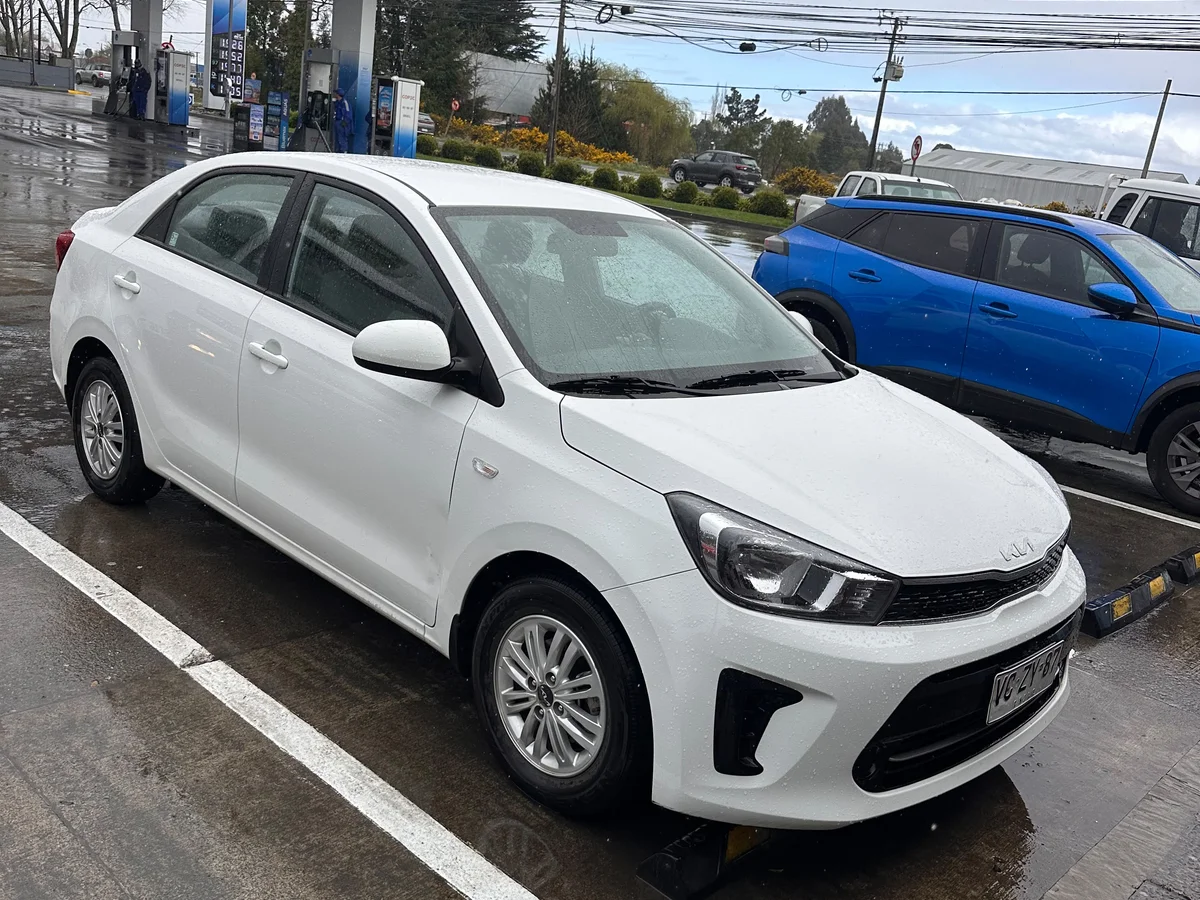 KIA Soluto — foto 3 de 3