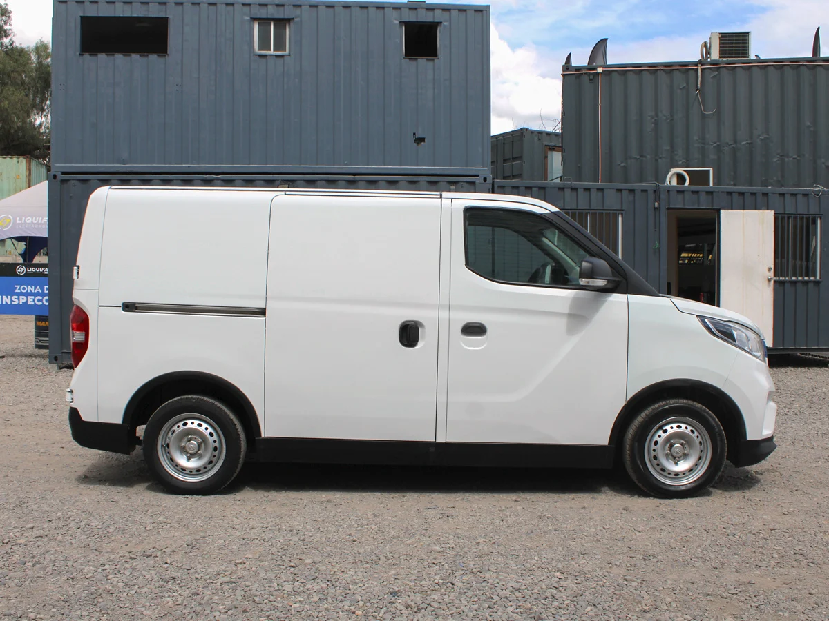 MAXUS EV30 ELECTRICO CARGO 4X2 AT 5P 2024 miniatura 3