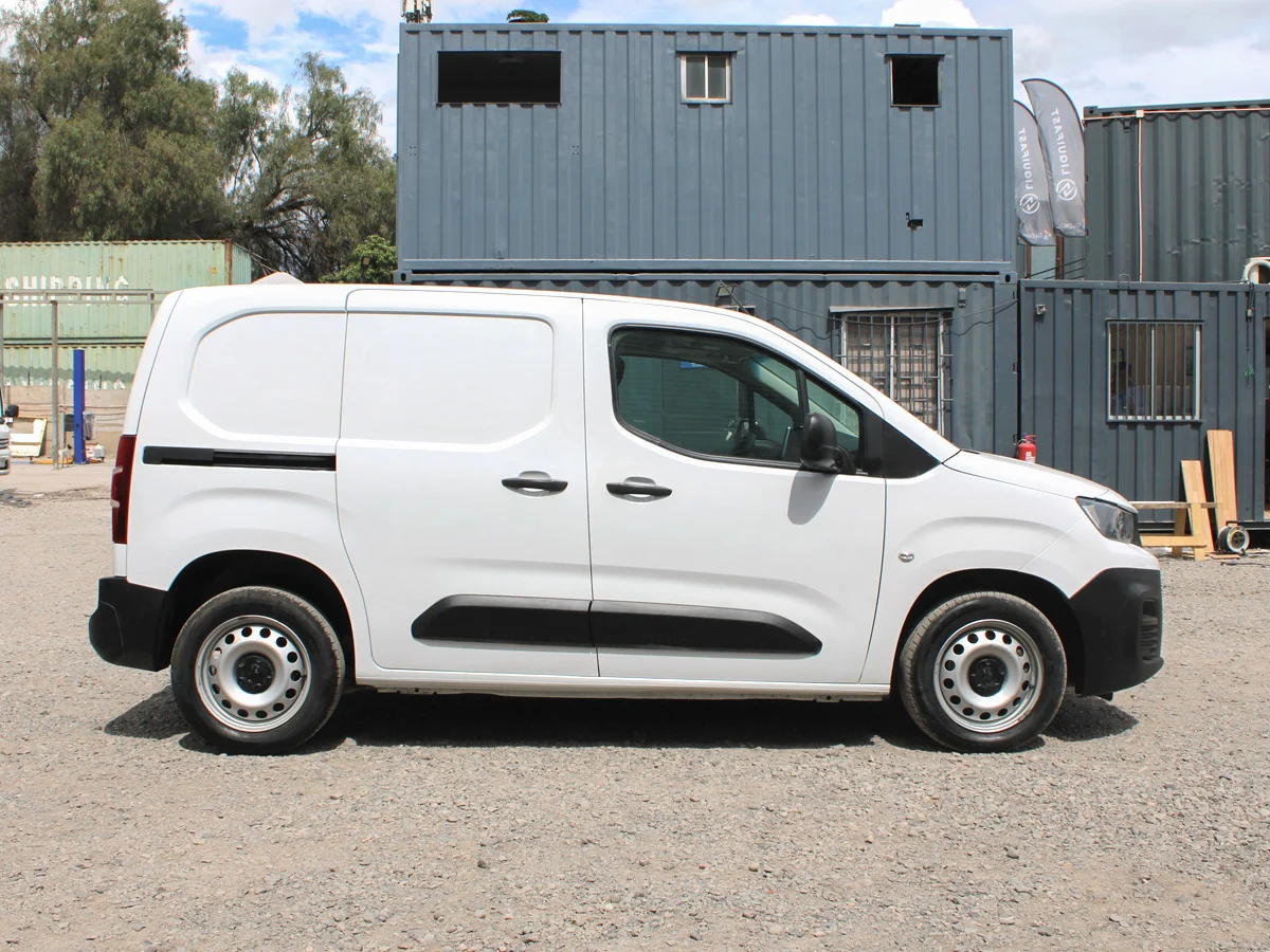 PEUGEOT NUEVA PARTNER HDI 1.6 2023 miniatura 3
