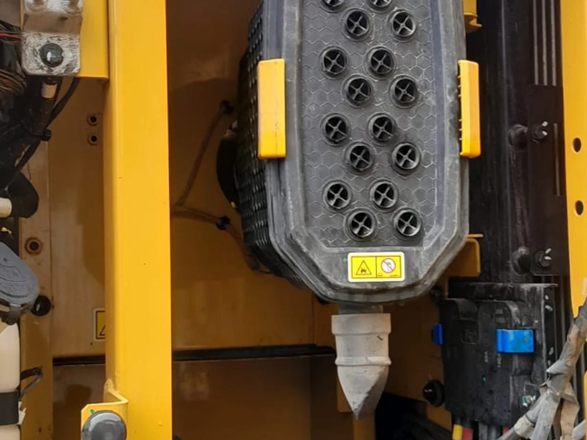 Caterpillar 320 2022 - Miniatura 7
