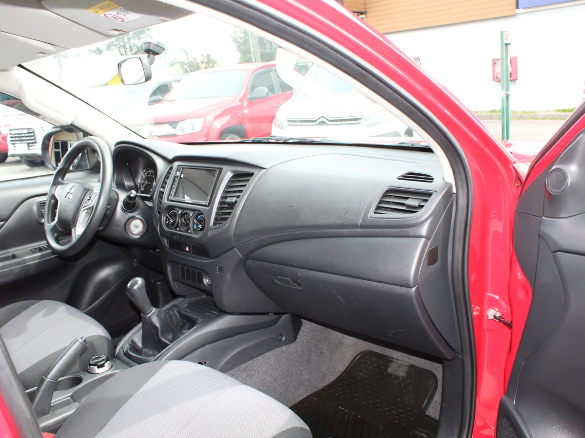 Mitsubishi L200 Katana Crt — foto 5 de 13