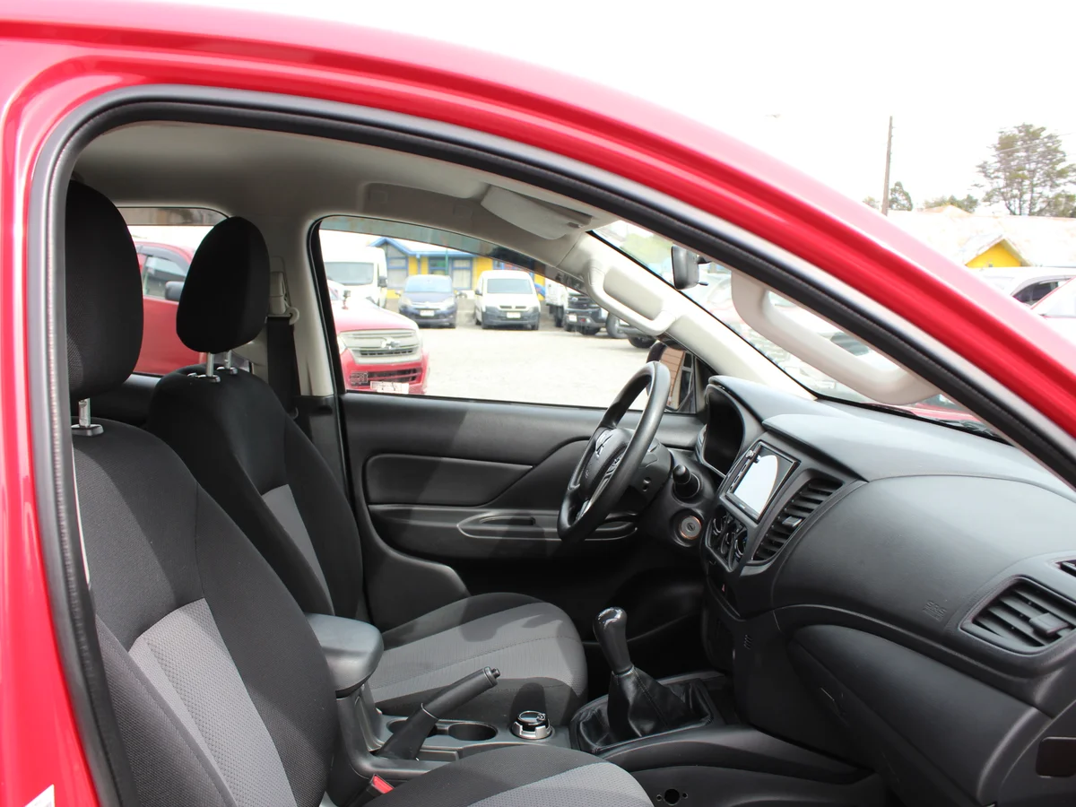Mitsubishi L200 Katana Crt — foto 6 de 13