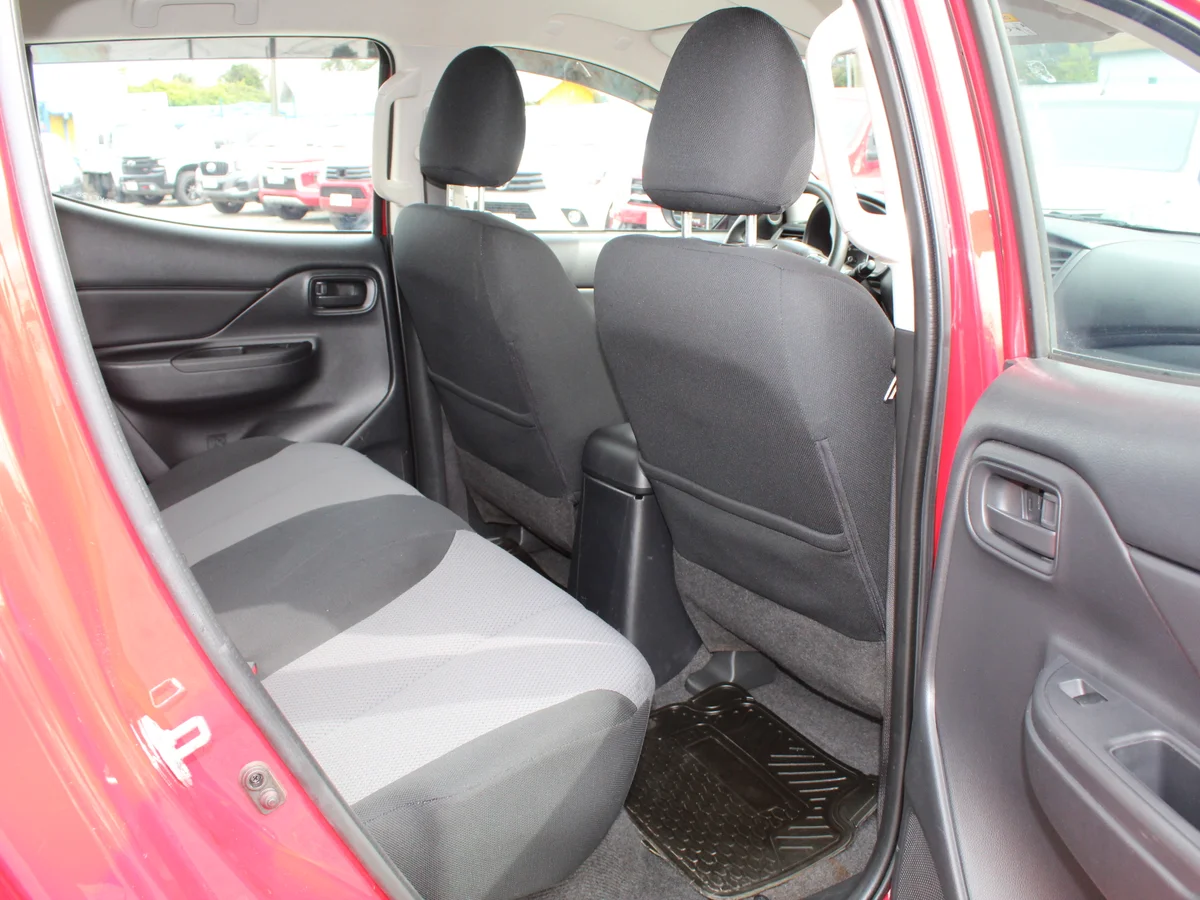 Mitsubishi L200 Katana Crt — foto 7 de 13