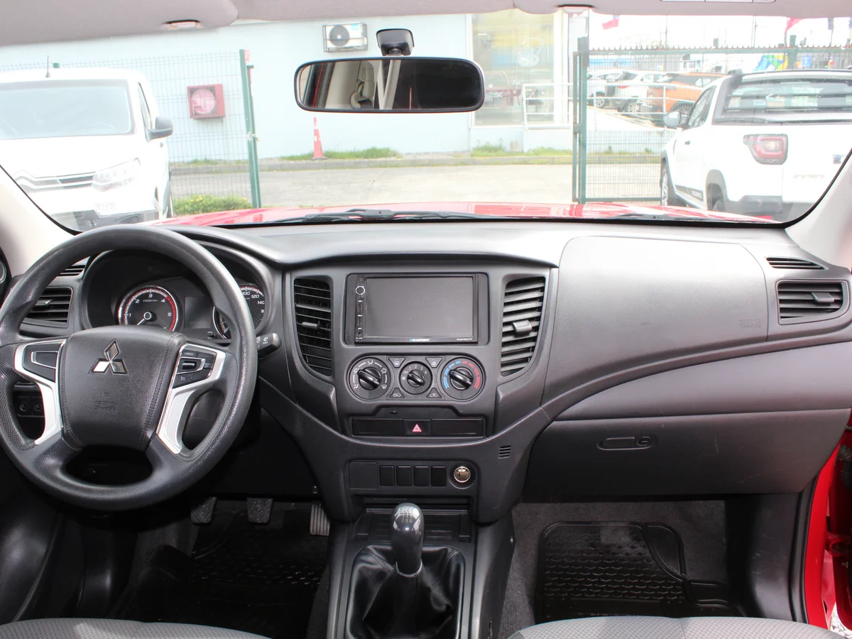 Mitsubishi L200 Katana Crt — foto 8 de 13