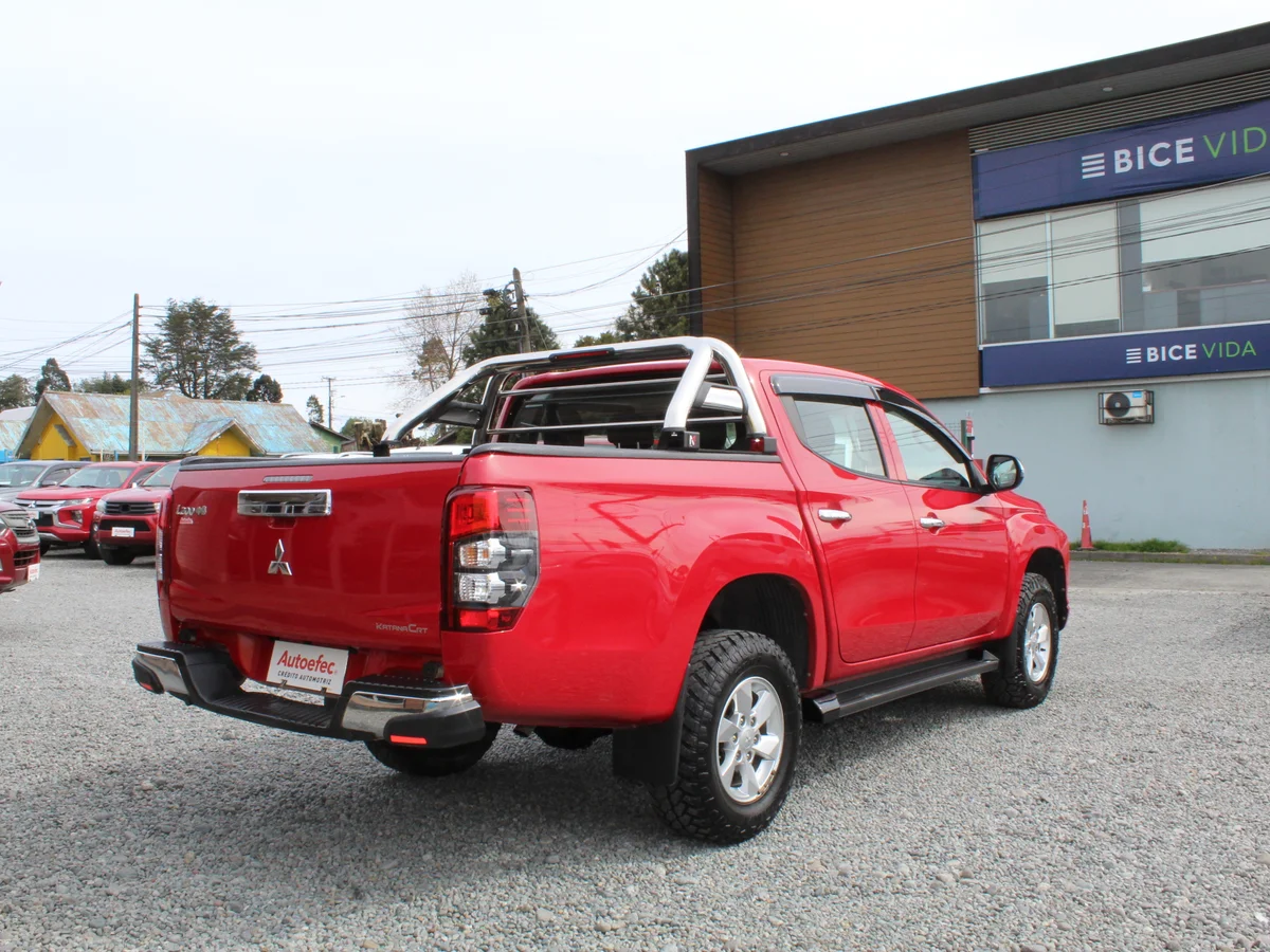Mitsubishi L200 Katana Crt — foto 9 de 13