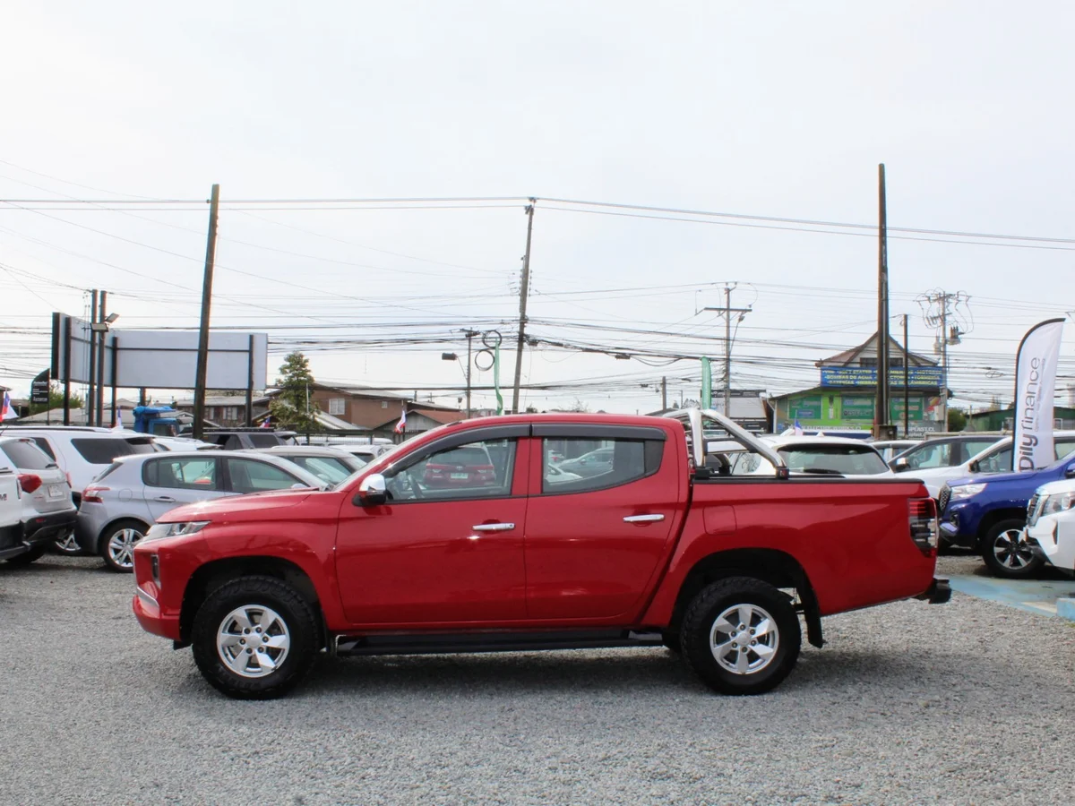 Mitsubishi L200 Katana Crt — foto 13 de 13