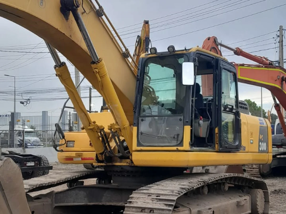 Komatsu PC300 2014