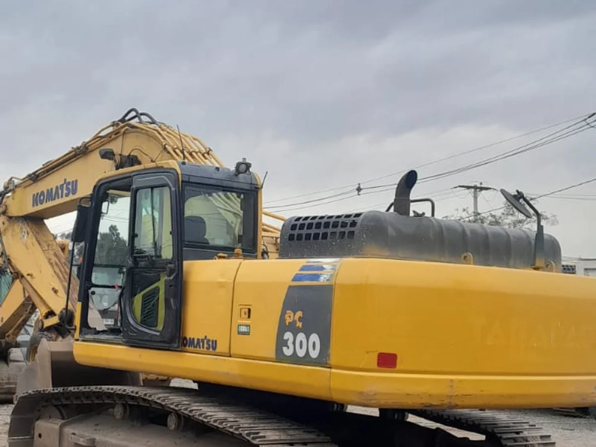 Komatsu PC300 2014