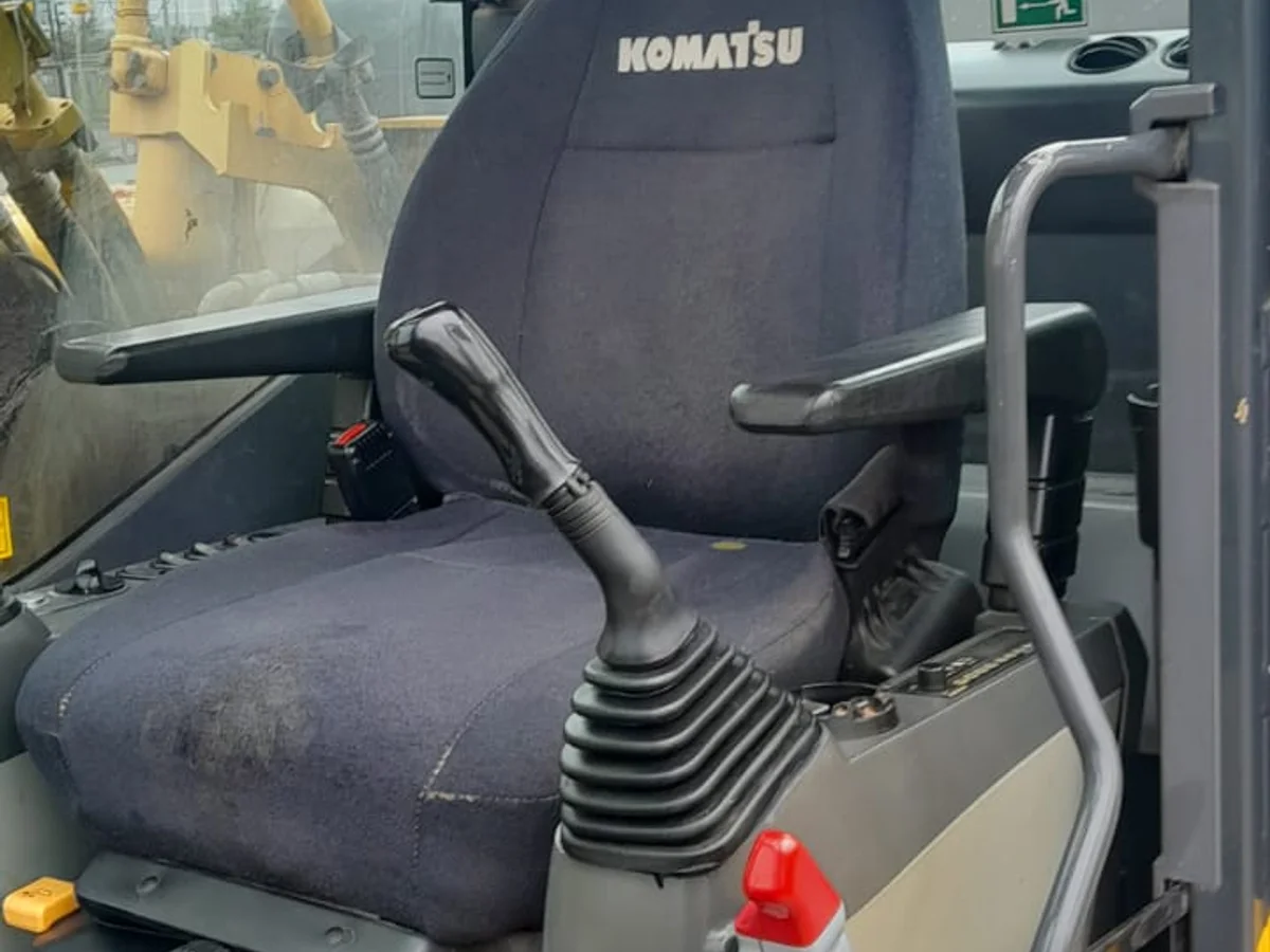 Komatsu PC300 2014 - Miniatura 9