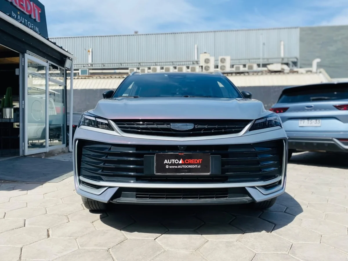 Geely Coolray Sport — foto 2 de 14