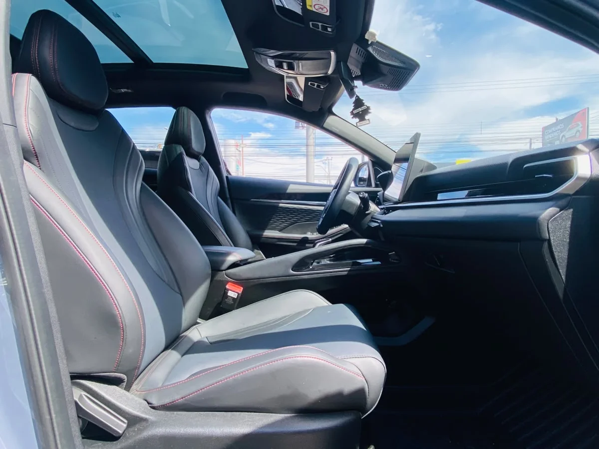 Geely Coolray Sport — foto 5 de 14