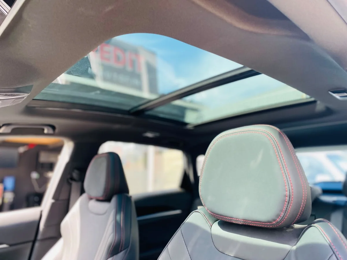 Geely Coolray Sport — foto 11 de 14