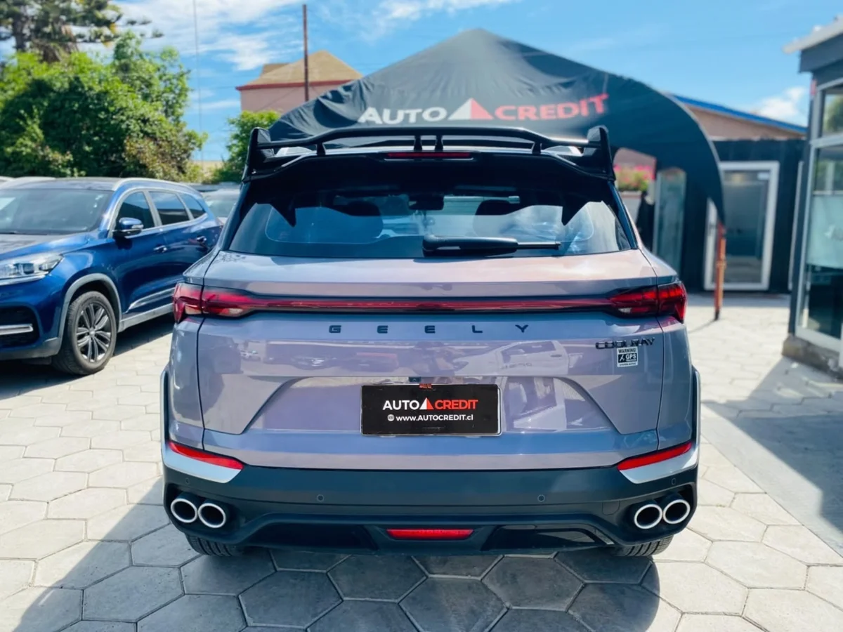 Geely Coolray Sport — foto 12 de 14