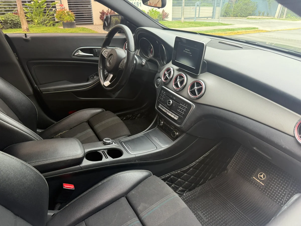 MERCEDES BENZ CLA 180 1.6 4X2 AT 4P 2018 - Miniatura 15