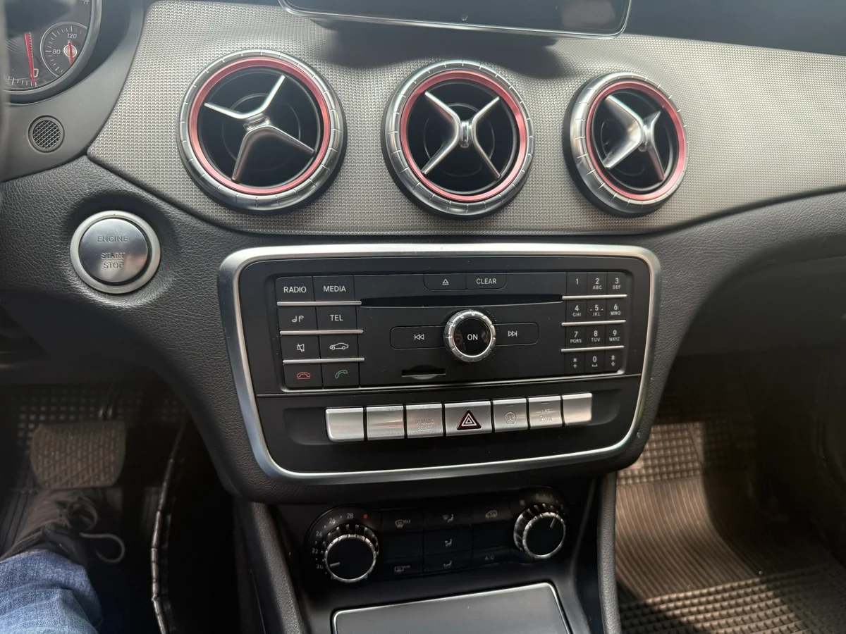 MERCEDES BENZ CLA 180 1.6 4X2 AT 4P 2018 - Miniatura 18