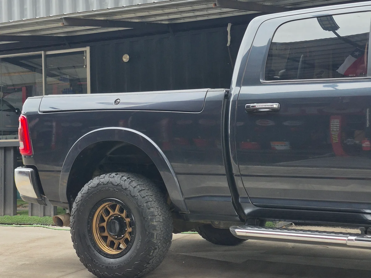 RAM 2500 Laramie — foto 3 de 14
