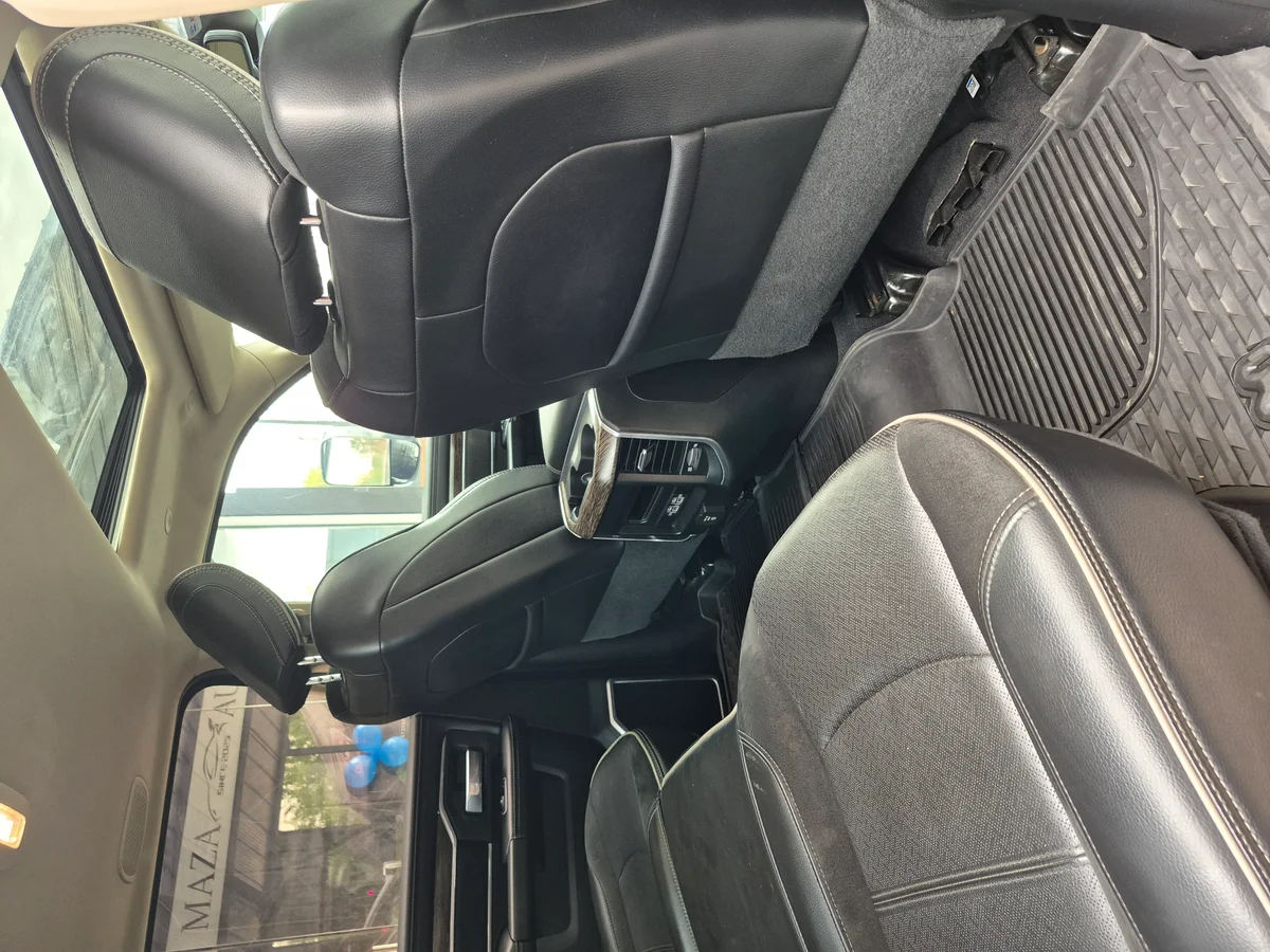 RAM 2500 Laramie — foto 8 de 14