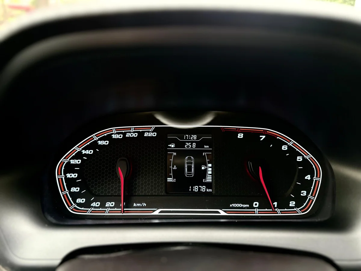 Chery Tiggo 2 — foto 13 de 20