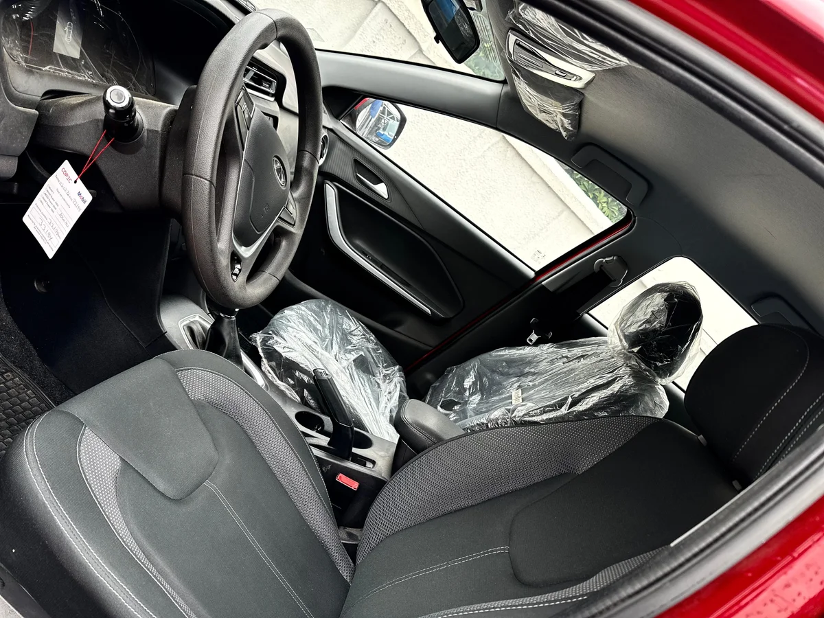 Chery Tiggo 2 — foto 8 de 19