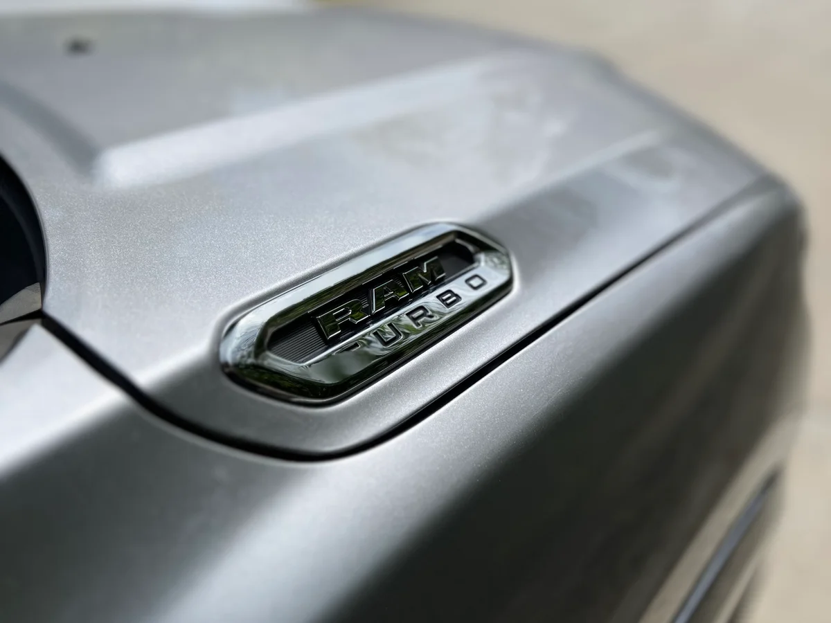 RAM Rampage LARAMIE 2.0 DIESEL 4X4 DOBLE CABINA 2026 - Miniatura 10