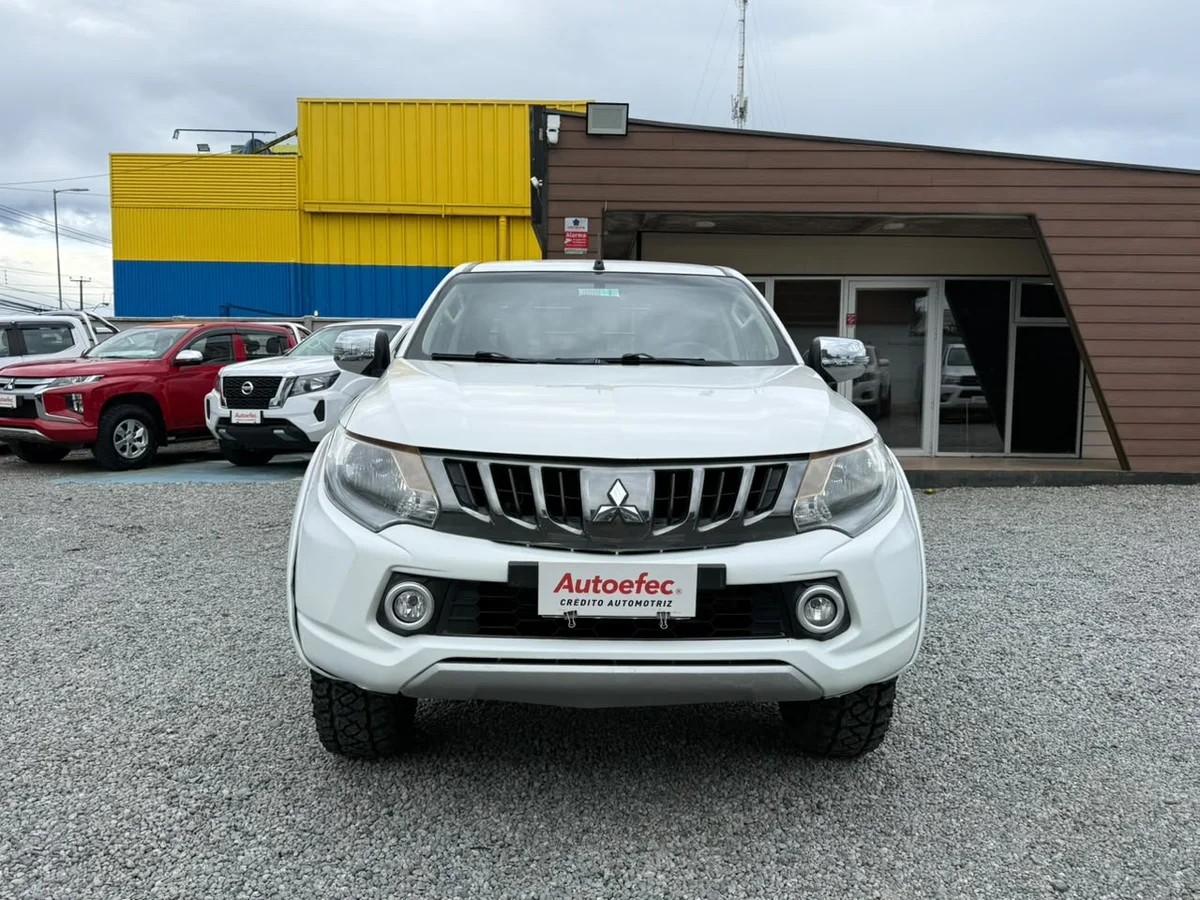 Mitsubishi L200 Dakar Crs — foto 2 de 11